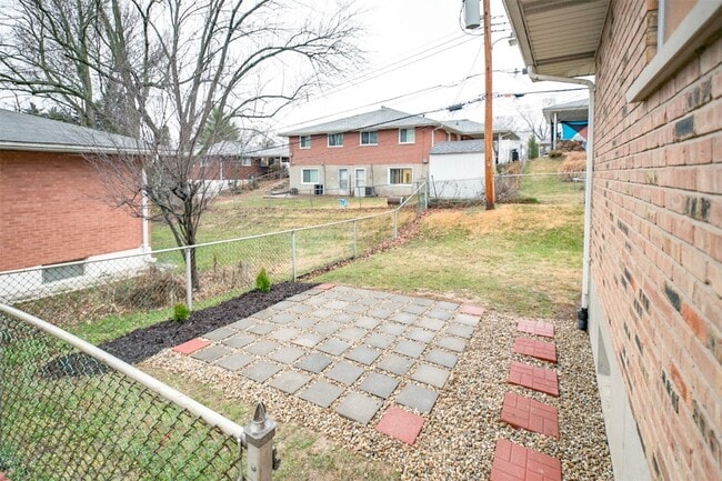 Building Photo - 10235 Jeffleigh Ln