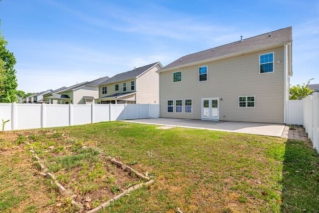 Building Photo - 5 Bedrooms in the heart of Summerfield!