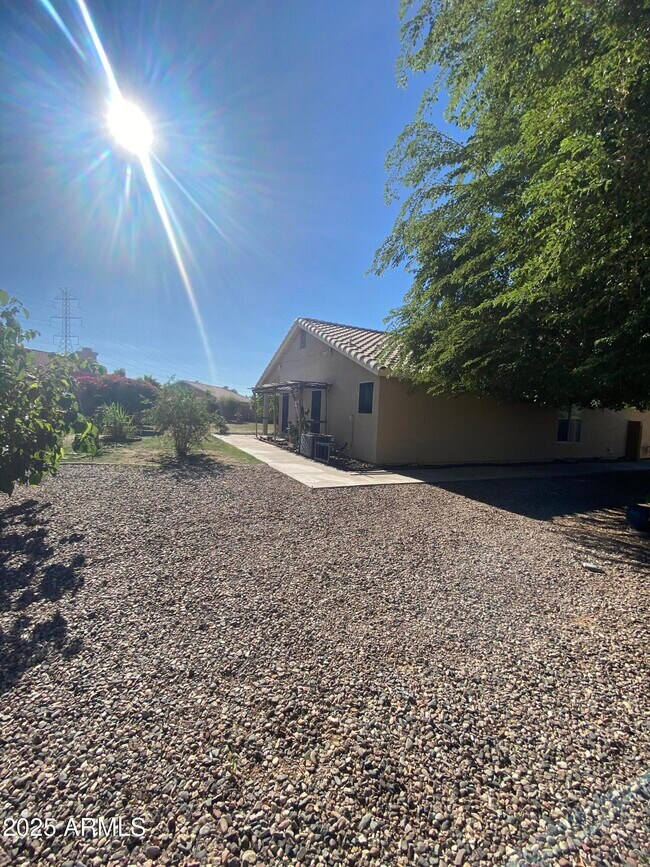 Building Photo - 18231 N Coyote Lakes Pkwy