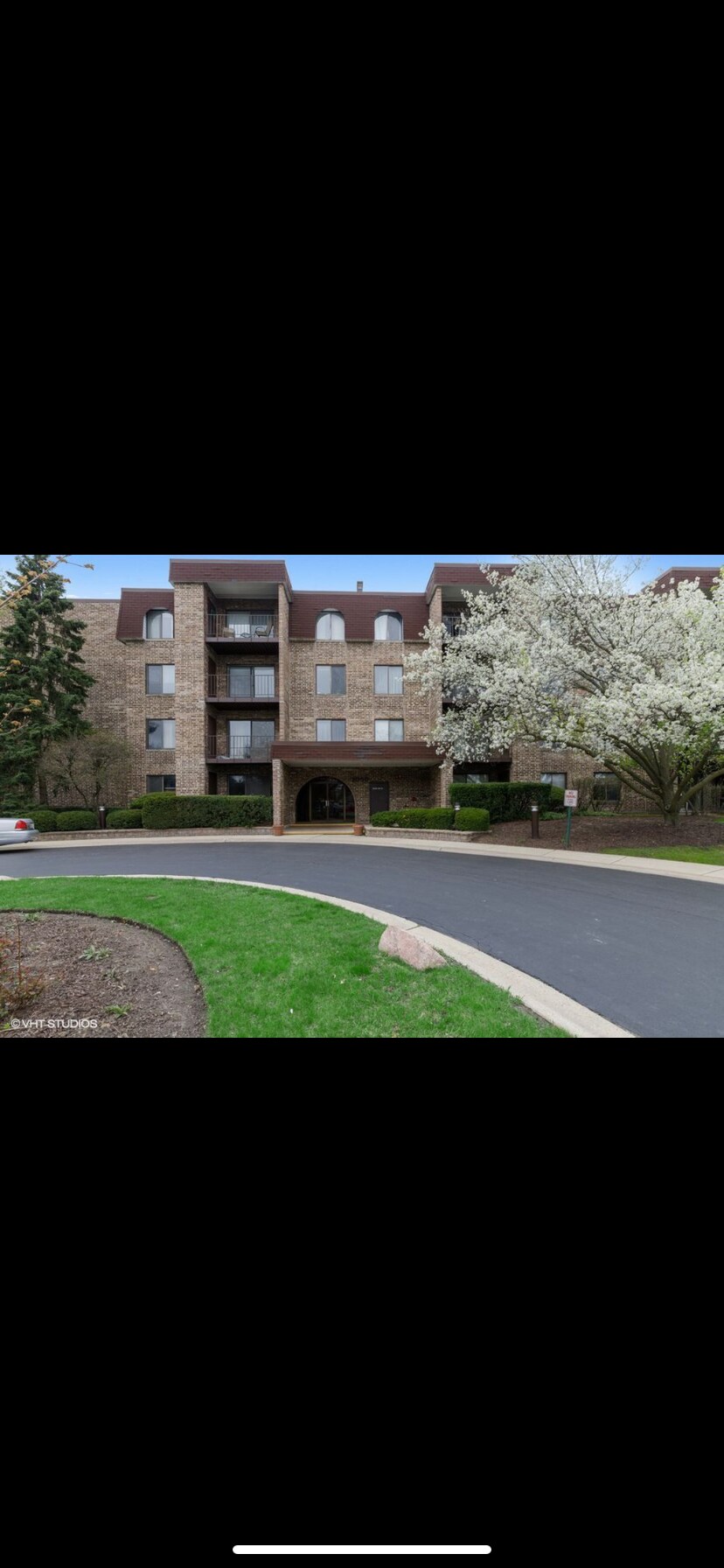 Building Photo - 2050 Valencia Dr
