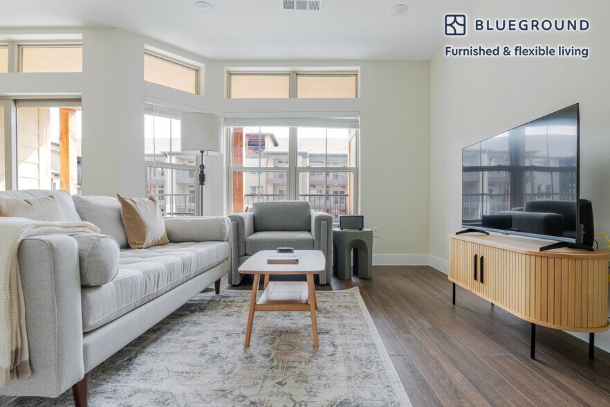 Building Photo - 1501 W Howard Ln