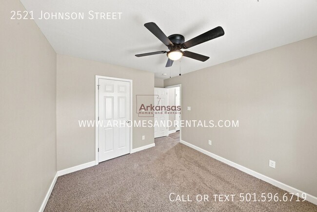 Building Photo - 2521 Johnson St