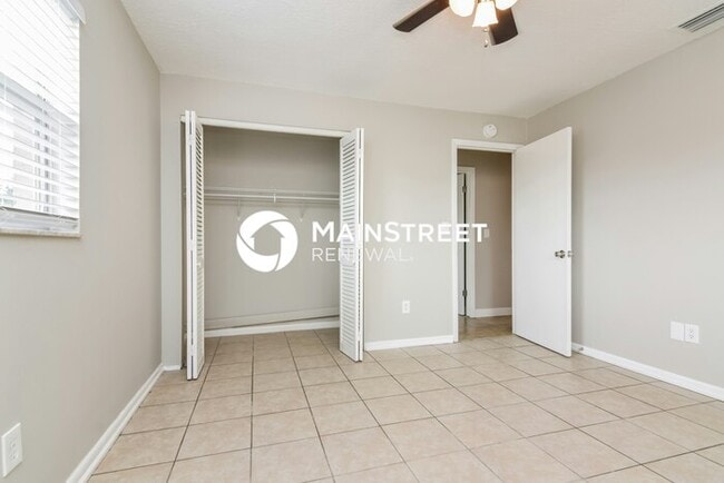 Building Photo - 4 Bedroom Pet-Friendly Home in Lakeland, FL with Main Street Renewal