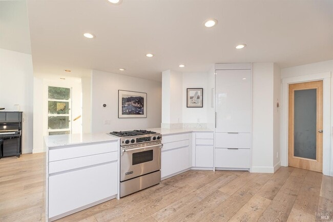 Building Photo - 345 Pacific Ave