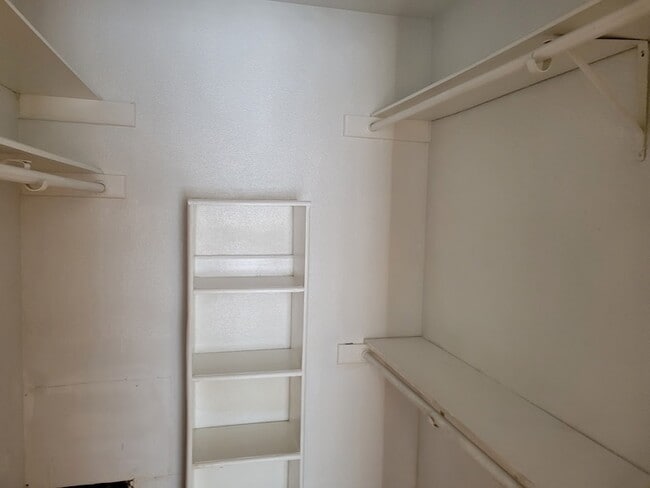 Building Photo - 6606 De Moss Dr