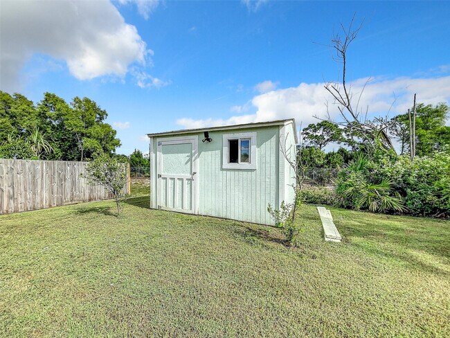 Building Photo - 2887 SW Ann Arbor Rd