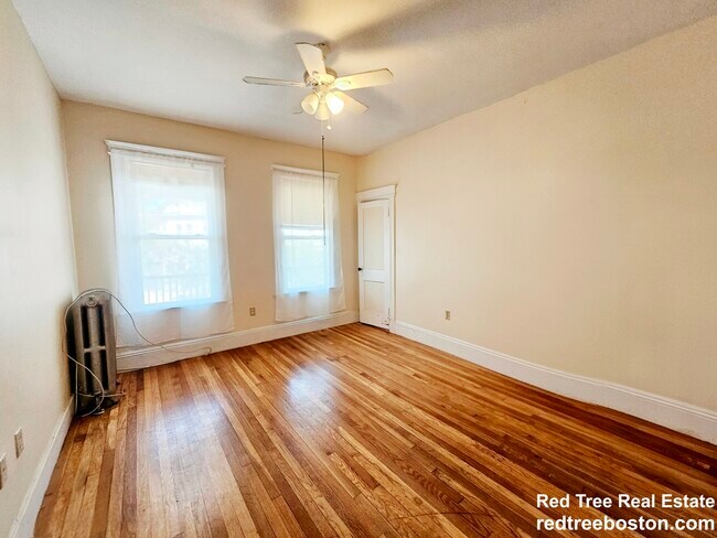 Building Photo - 243 Callender St