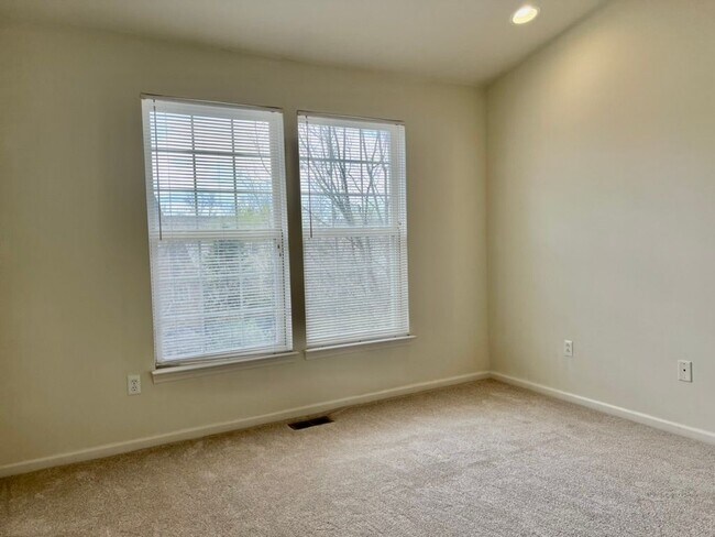 Building Photo - 44744 Gwinnett Loop