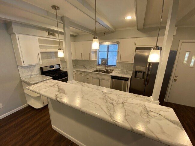 Building Photo - Remodeled Westgate Home with Attached Prof...