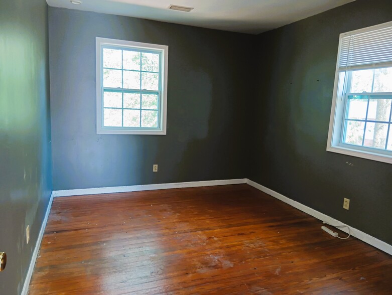 Bedroom - 3408 Montgomery St