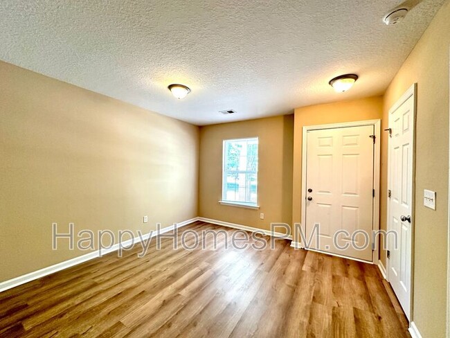Building Photo - 7888 Montview Rd