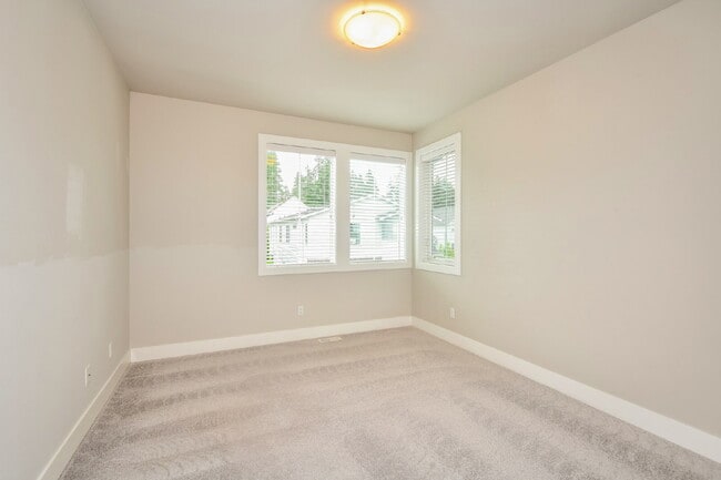 Building Photo - FOR RENT- AVAILABLE NOW! -  Modern 4-Bedroom Home with A/C in Bothell's Grove North Community