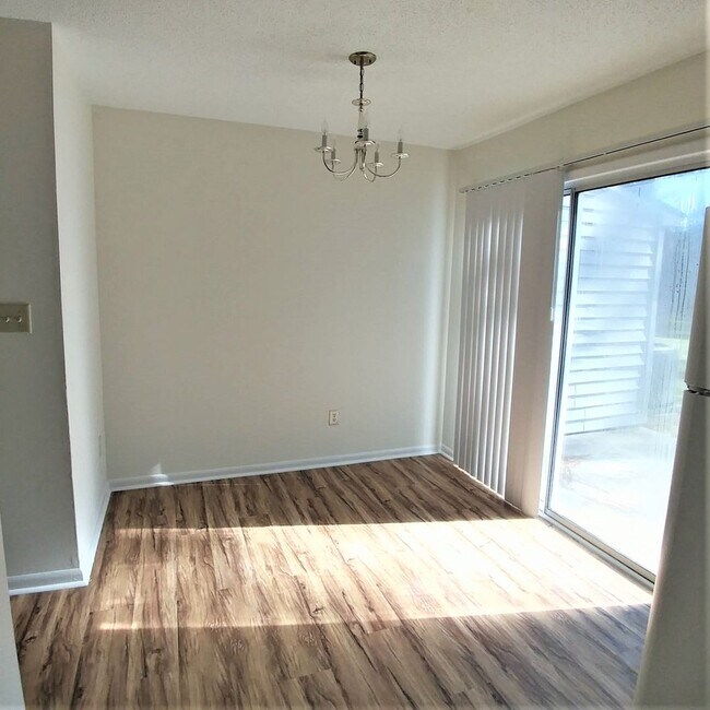 Building Photo - 9B Port West, Swansboro