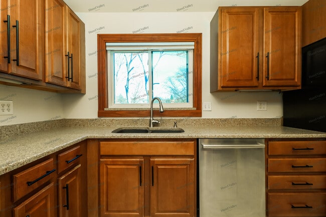 Building Photo - 406 Cardiff Ln