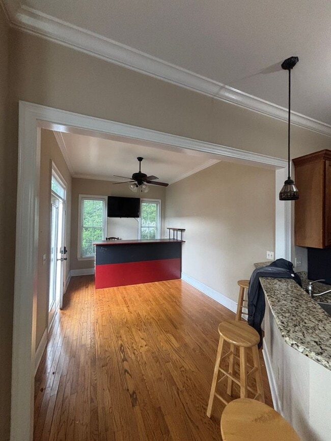Building Photo - 4 bedroom near five points