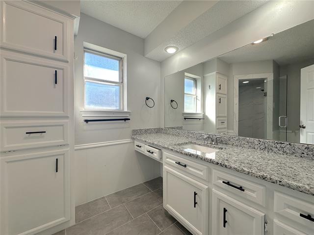 Building Photo - 1706 Hanover Dr