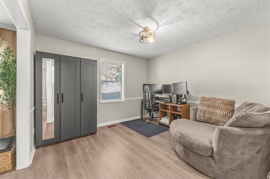 Building Photo - 4041 Woodbridge Ct