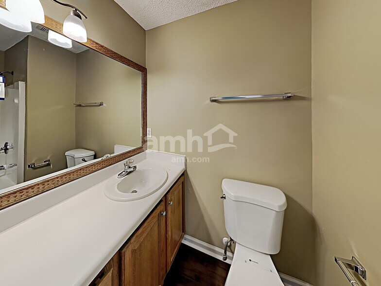 Building Photo - 1317 E Stonemason Dr