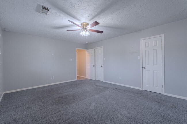 Building Photo - 13902 Stableridge Ct