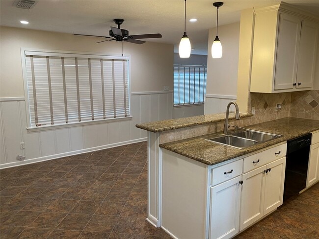 Building Photo - 2714 Southmore Ave