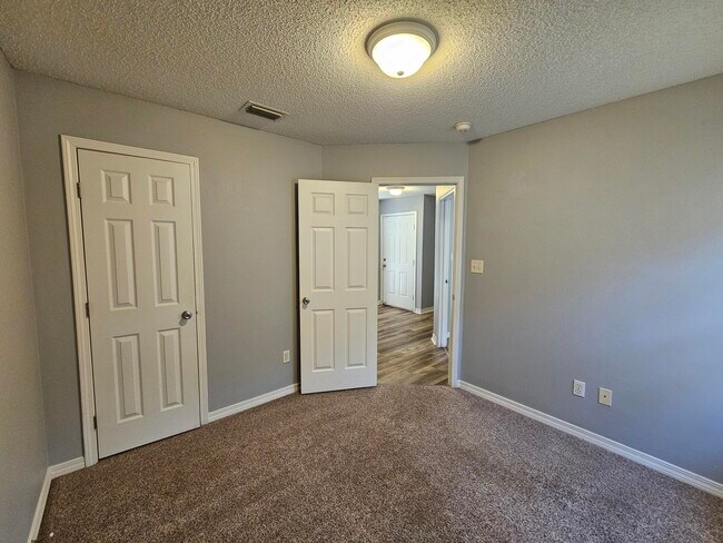 Building Photo - 2787 Bay Club Dr