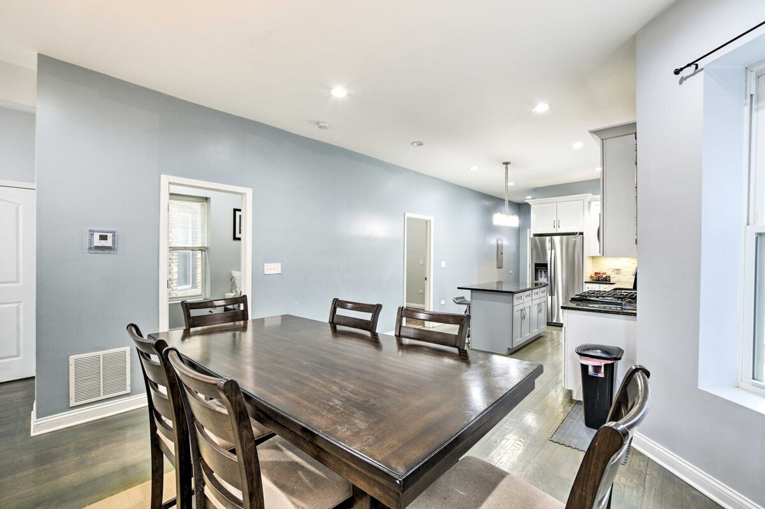 Building Photo - 4904 W Fulton St