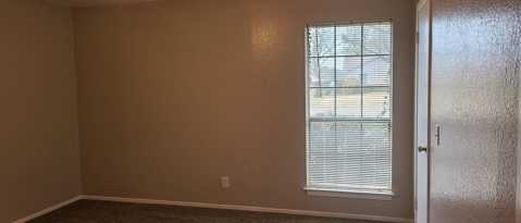 Building Photo - 3420 Reno Dr