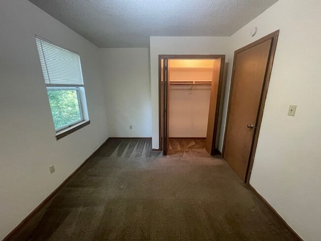 Building Photo - 3 Bedroom Townhome Close to College Avenue