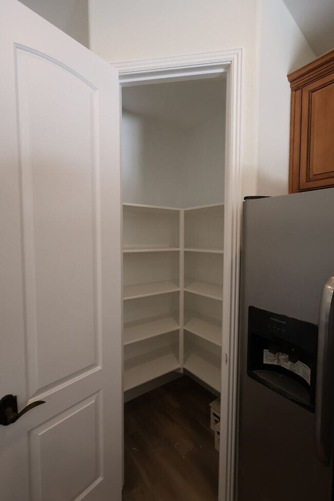 Building Photo - Remodeled 4 Bed 2 Bath Home.