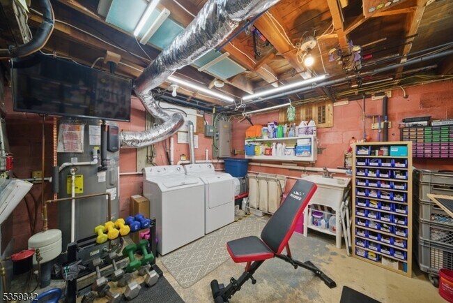 Building Photo - 22 Beaver Brook Ln