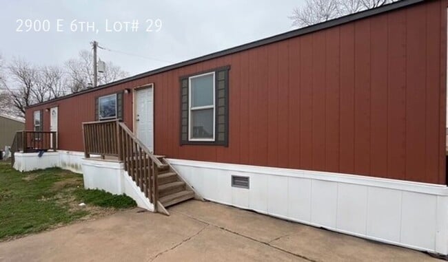 Building Photo - 2900 E 6th Ave