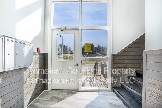 Building Photo - 613 Hillsboro Rd