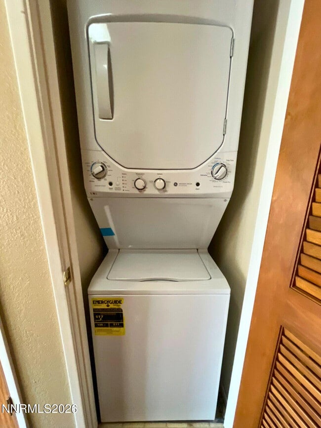 Building Photo - 2519 Sunny Slope Dr