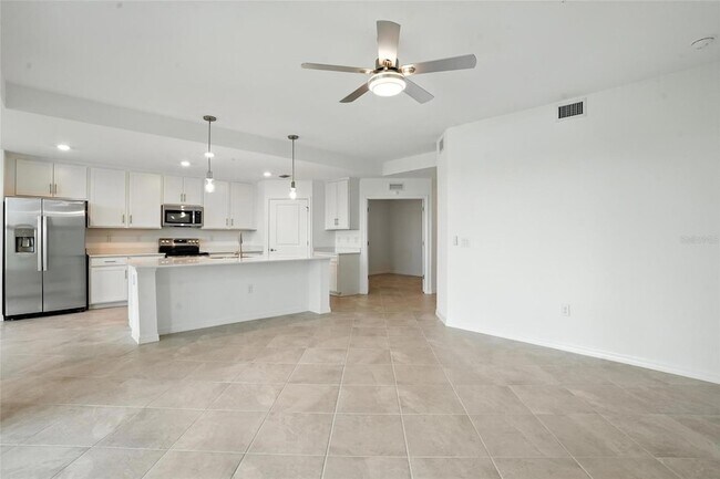 Building Photo - 14281 Heritage Landing Blvd