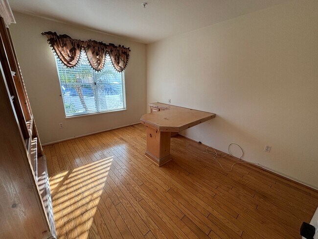 Building Photo - Charming one story home in Mission Village Gated Community