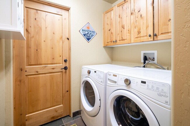 Building Photo - 4 Full Moon Rd