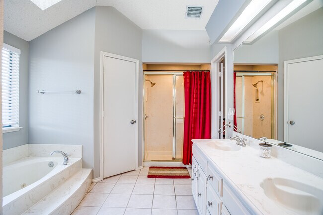 Building Photo - 1511 Quail Run Dr
