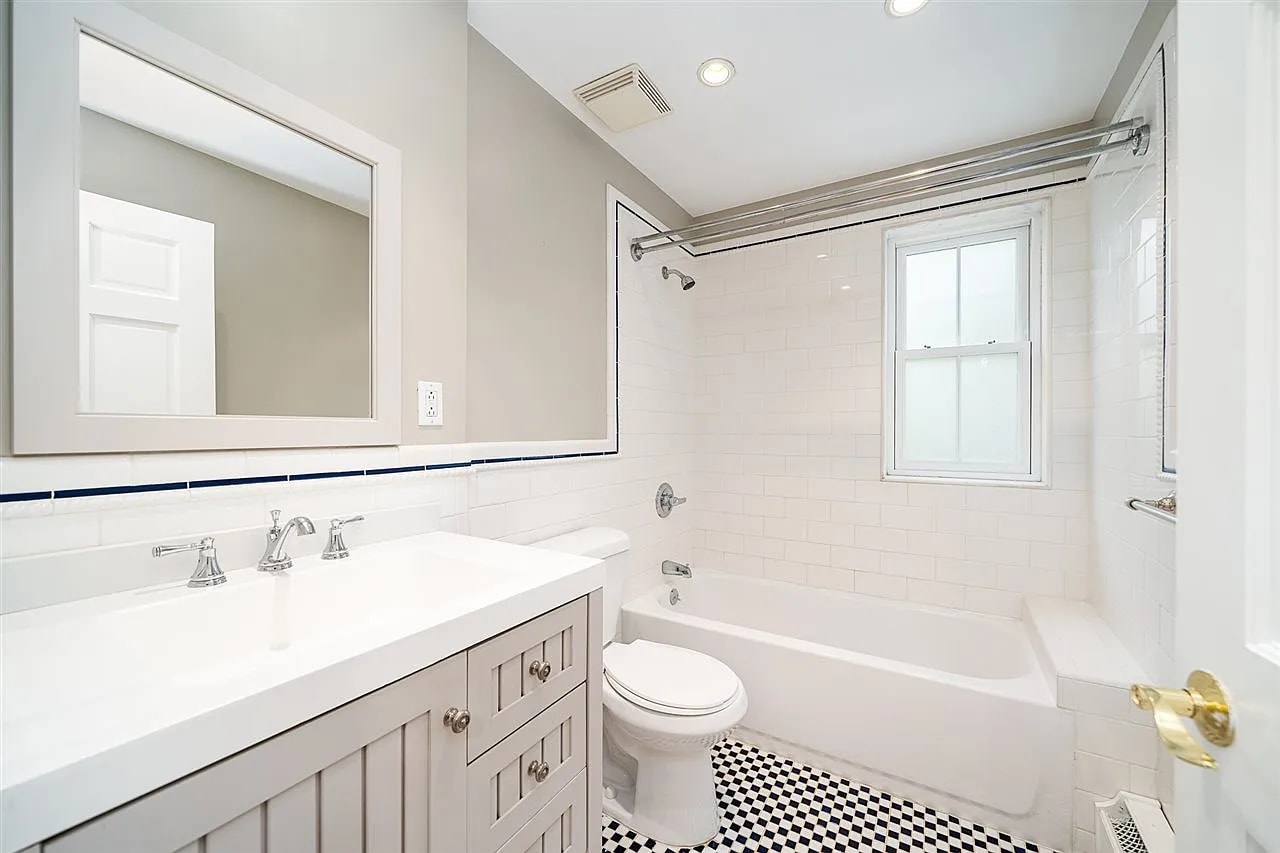 Building Photo - 116 Garden St