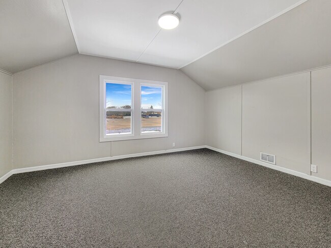 Building Photo - 3129 14th Ave