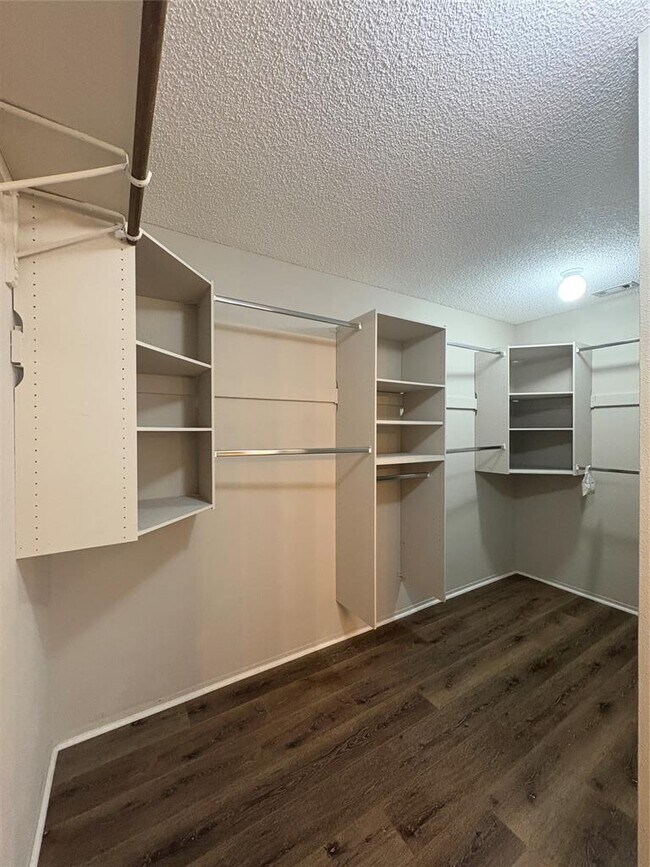 Building Photo - 16311 Rockgate Dr