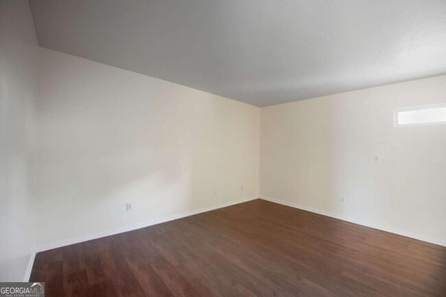 Building Photo - 6071 Regent Manor