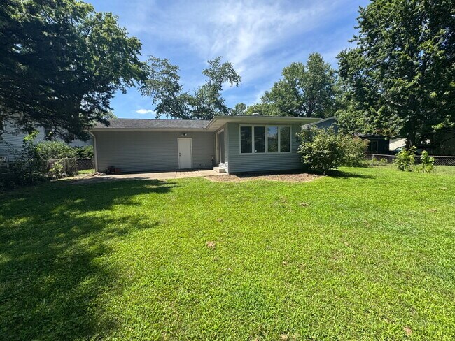 Building Photo - The Good Life — Over 2,200 Sq Ft with Finished Basement & Sunroom