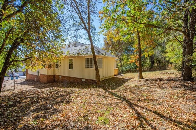 Building Photo - 41 May Ln