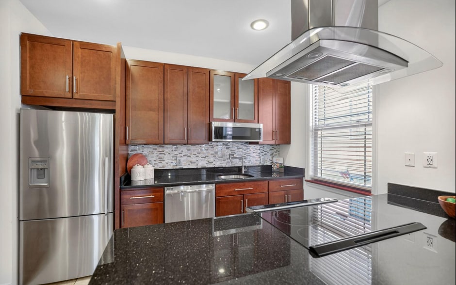 Building Photo - 3573 Warder St NW