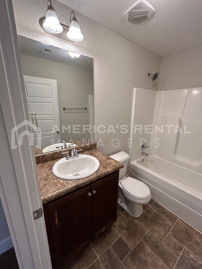 Building Photo - Home for Rent in Chelsea, AL!!! Sign a 24-...