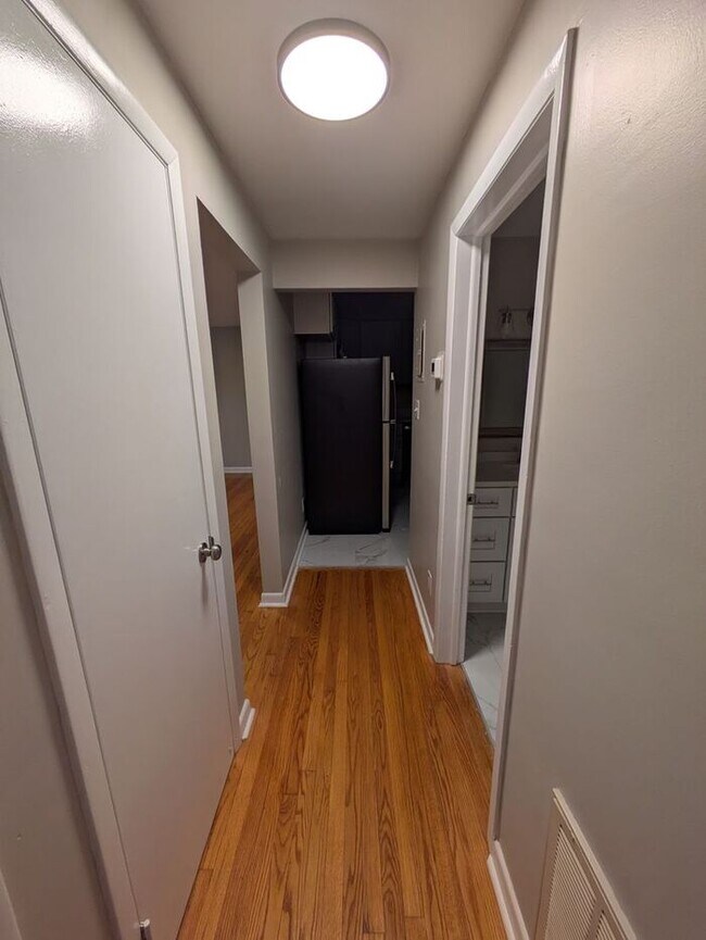 Building Photo - 2BD/1BA Duplex in Hickory