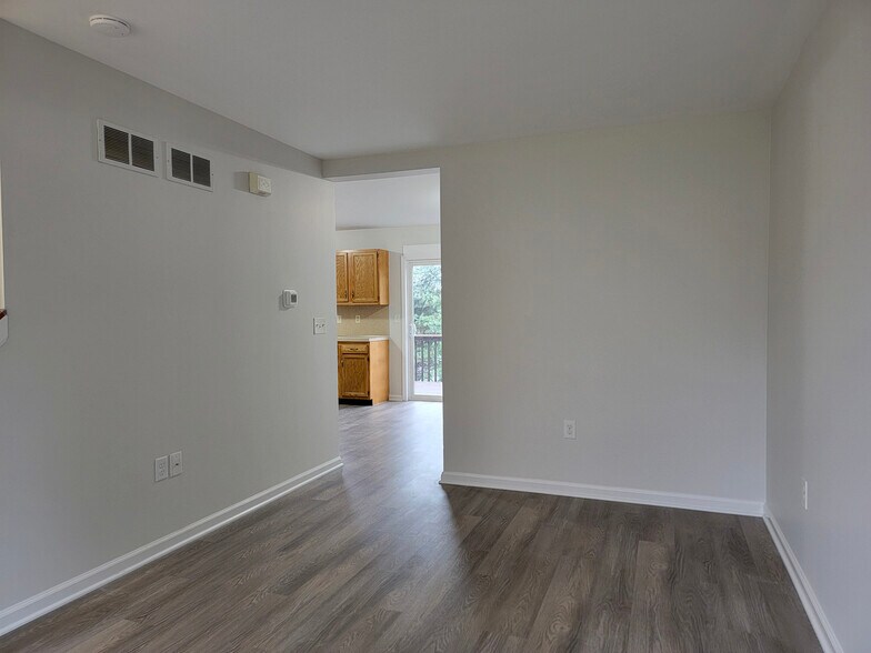Building Photo - 336 Cardinal Ln