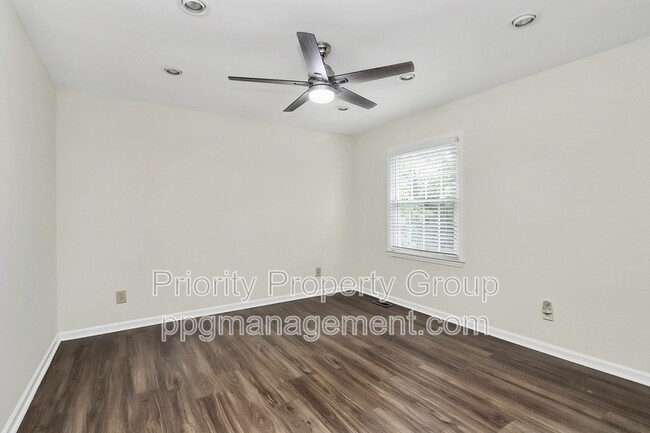 Building Photo - 11323 Harrowfield Rd