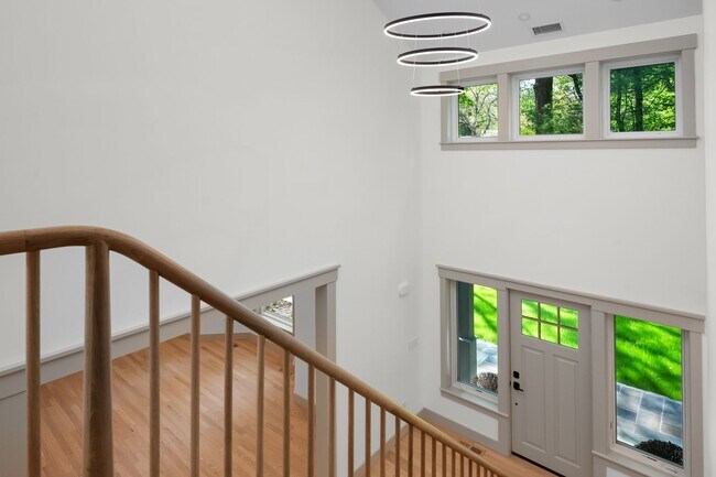 Building Photo - Modern Farmhouse 3 Bedroom 3.5 Barhroom