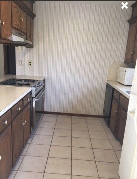 Building Photo - 203 Timbercrest Ct